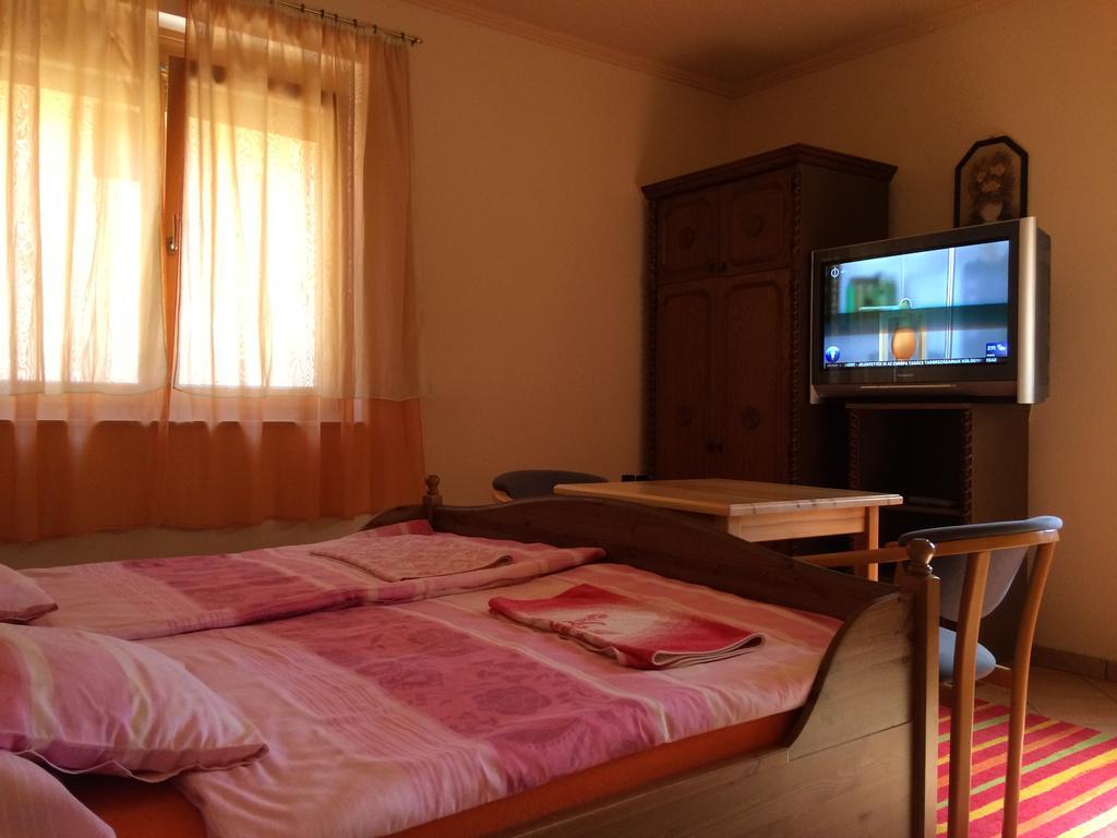 Margareta Apartman Apartment ชาร์วาร์ ภายนอก รูปภาพ